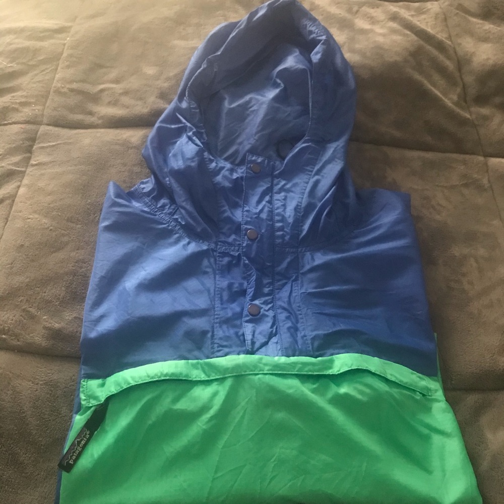 Patagonia Men’s Large pullover rain windbreaker